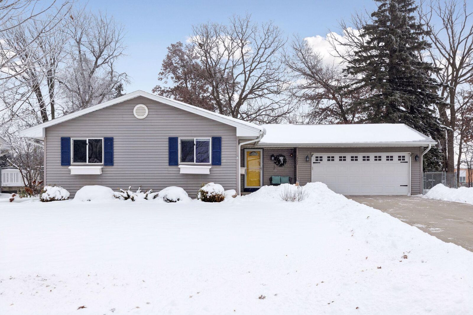 Property Photo:  1297 Pinewood Drive  MN 55125 
