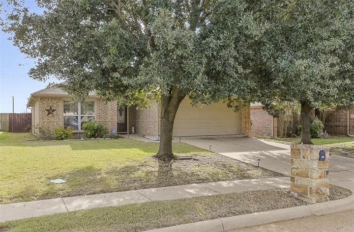 Property Photo: 116 Oregon Trail TX 75167