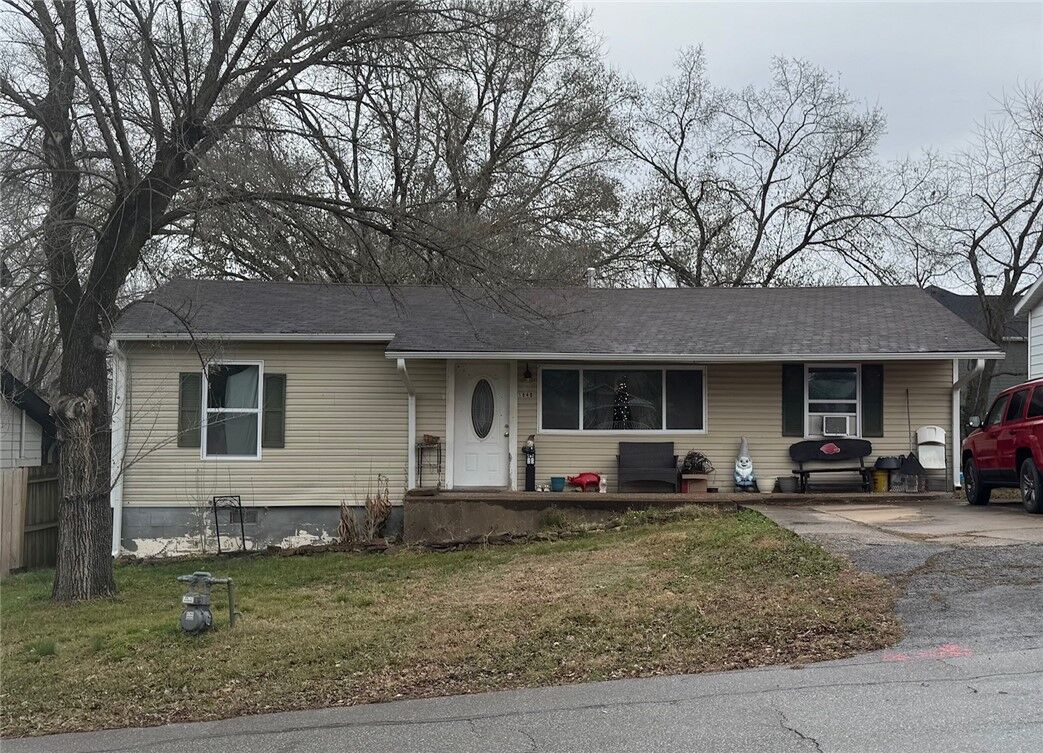 Property Photo:  1840 S Ashwood Avenue  AR 72701 