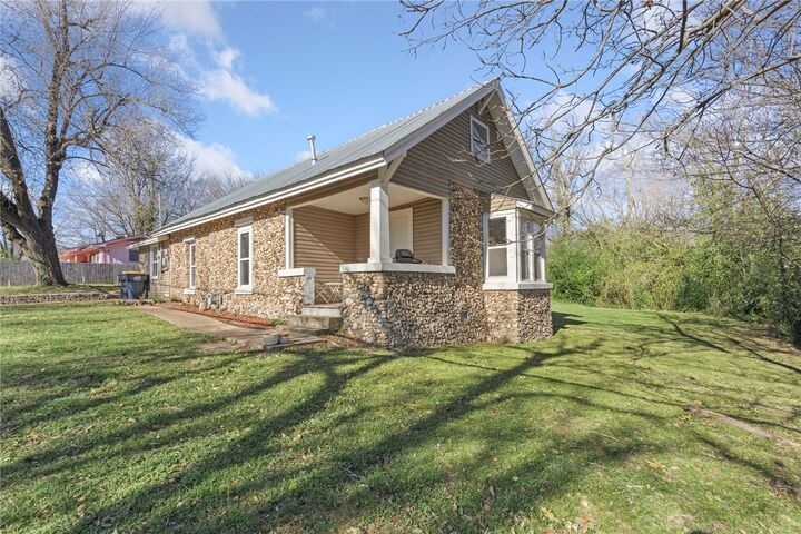 627 S Sherman Avenue  Harrison AR 72601 photo