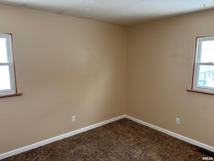 Property Photo:  210 Reservoir Road  IL 61554 