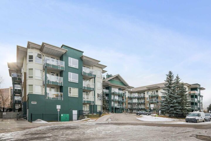 Photo de la propriété:  3111 34 Avenue NW 432  AB T2L 0Y2 