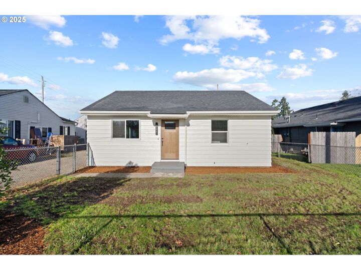 Property Photo: 3104 E 24th St WA 98661