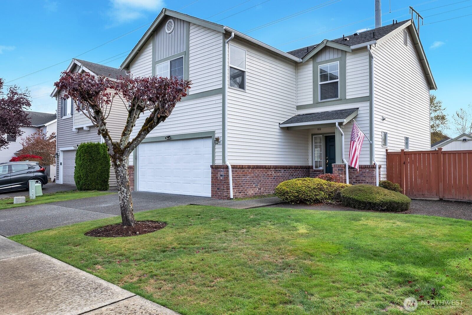 Property Photo: 166 Glennwood Place SE WA 98056