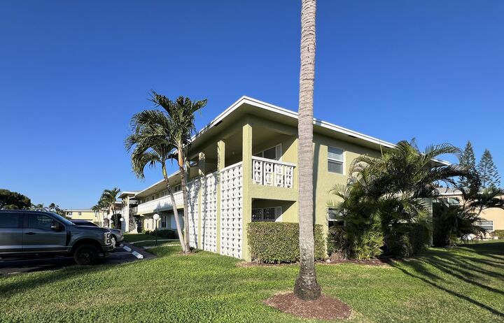 Property Photo: 1150 Boxwood Drive 202 FL 33445