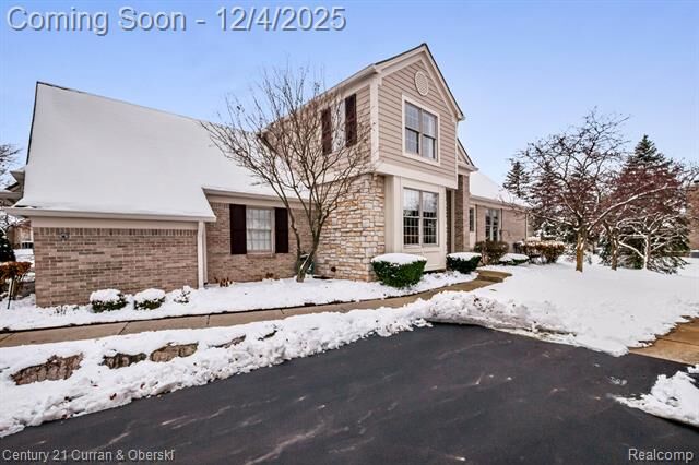 Property Photo: 16925 Lochmoor Circle E MI 48168