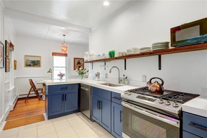 Property Photo:  24 Hunter Avenue  RI 02840 