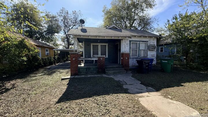 Property Photo:  906 Canton  TX 78202 