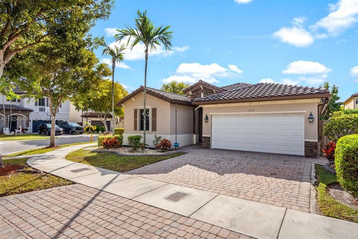 Property Photo: 15154 SW 118th St FL 33196