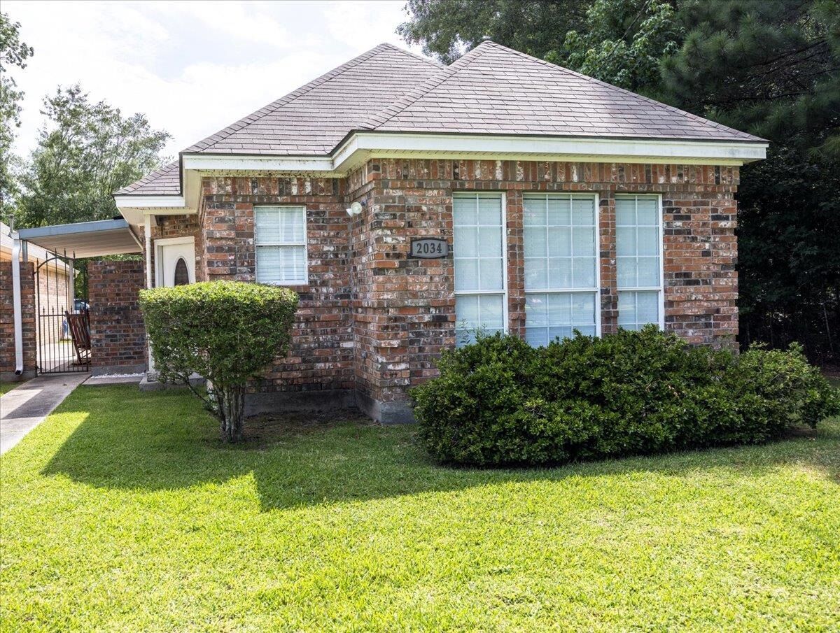 Property Photo:  2034 31st  TX 77630 