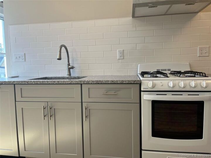 Property Photo:  95 Fern Street 6  CT 06105 