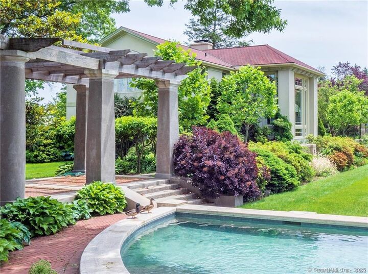 Property Photo:  10 Bluewater Hill South  CT 06880 