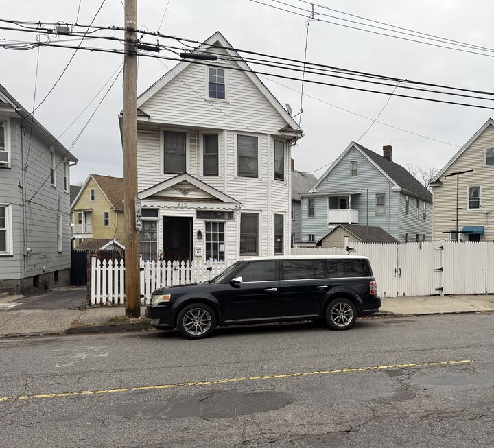 Property Photo:  412 Dewey Street  CT 06605 