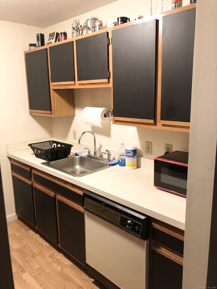 Property Photo:  49 Canterbury Road Apt K  CT 06374 