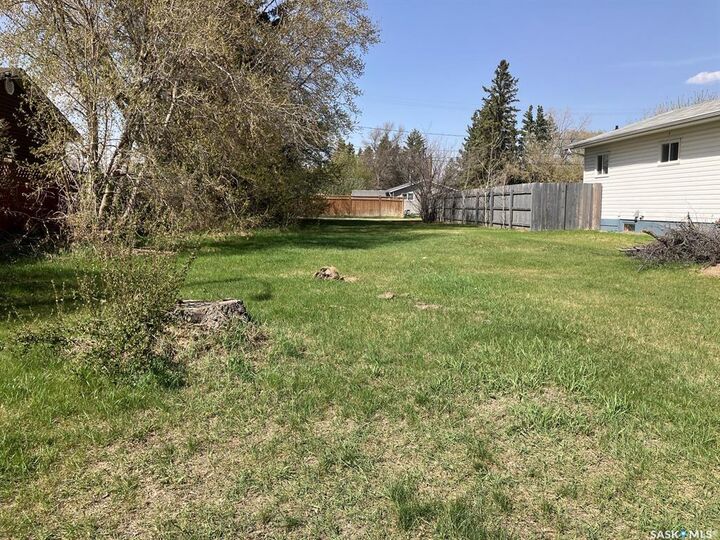 Property Photo:  709 10th Avenue W  SK S0E 1E0 