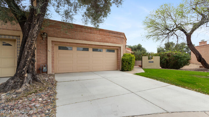 Property Photo:  7080 E Calle Tolosa  AZ 85750 
