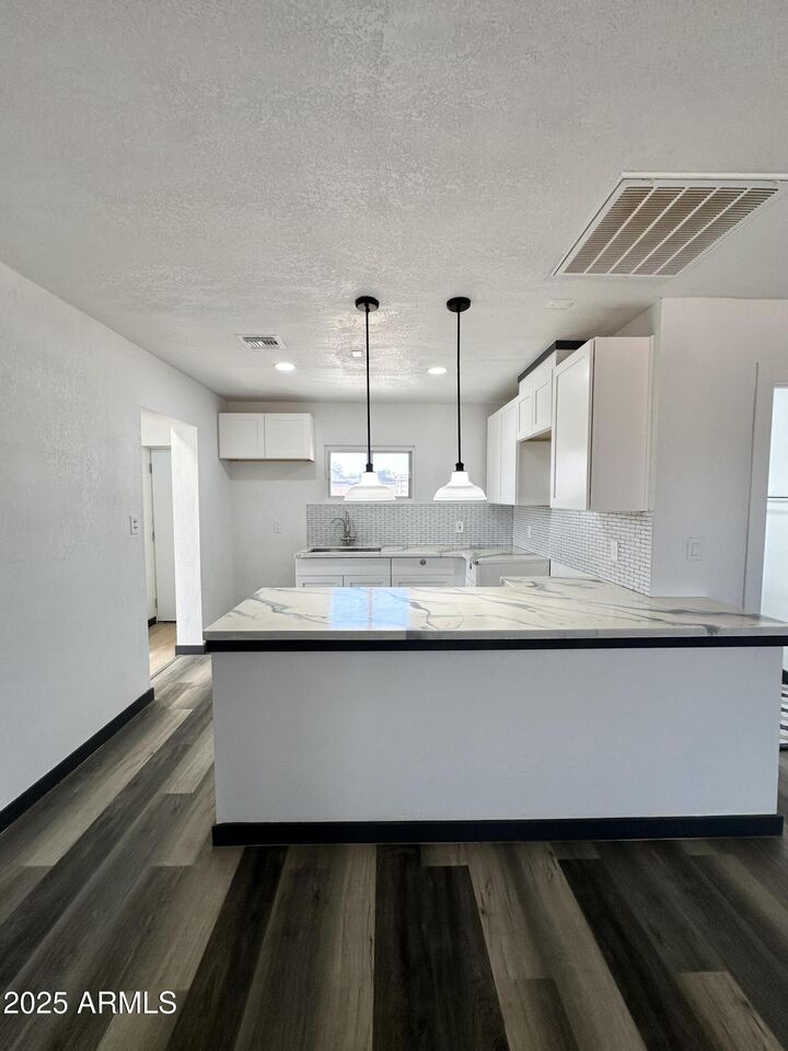 Property Photo:  1214 E Henry Street  AZ 85288 