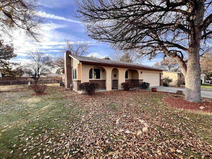 Property Photo:  9985 W. Canterbury Dr.  ID 83704 