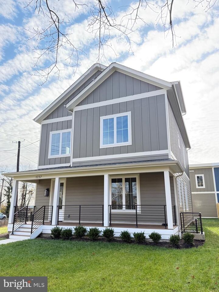 Property Photo:  1237 Franklin Street NE  DC 20017 