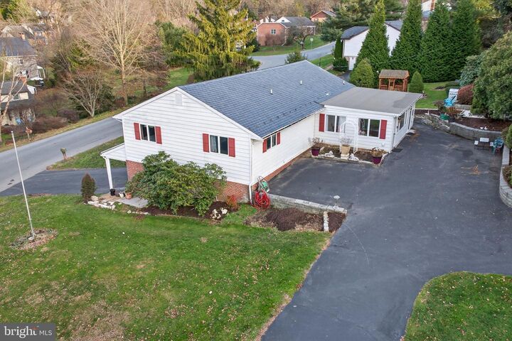 Property Photo:  2210 Berkshire Road  PA 17603 