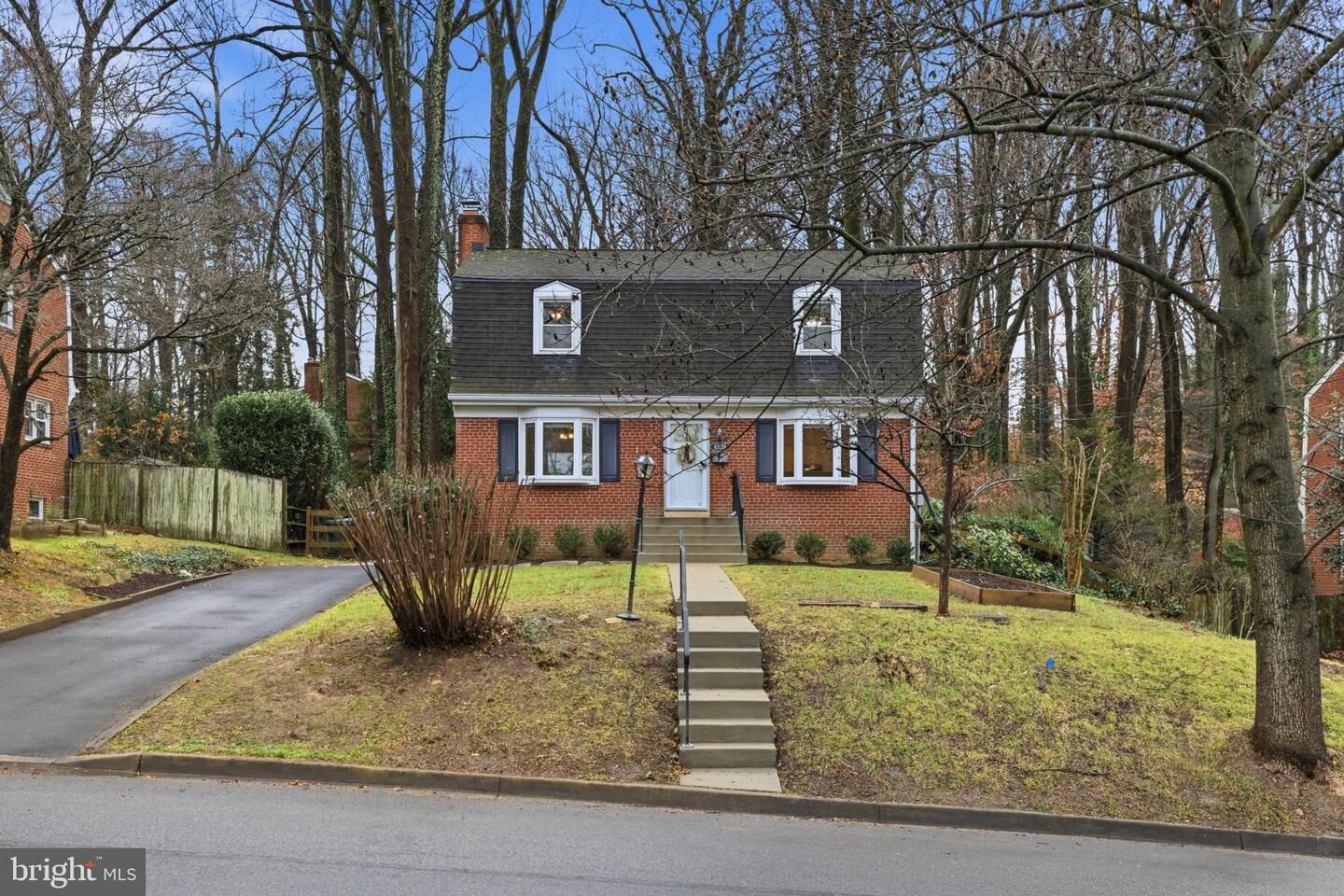 Property Photo: 6539 Oakwood Drive VA 22041