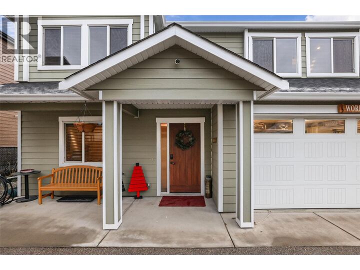 Property Photo:  976 Lawson Avenue  BC V1Y 6T1 