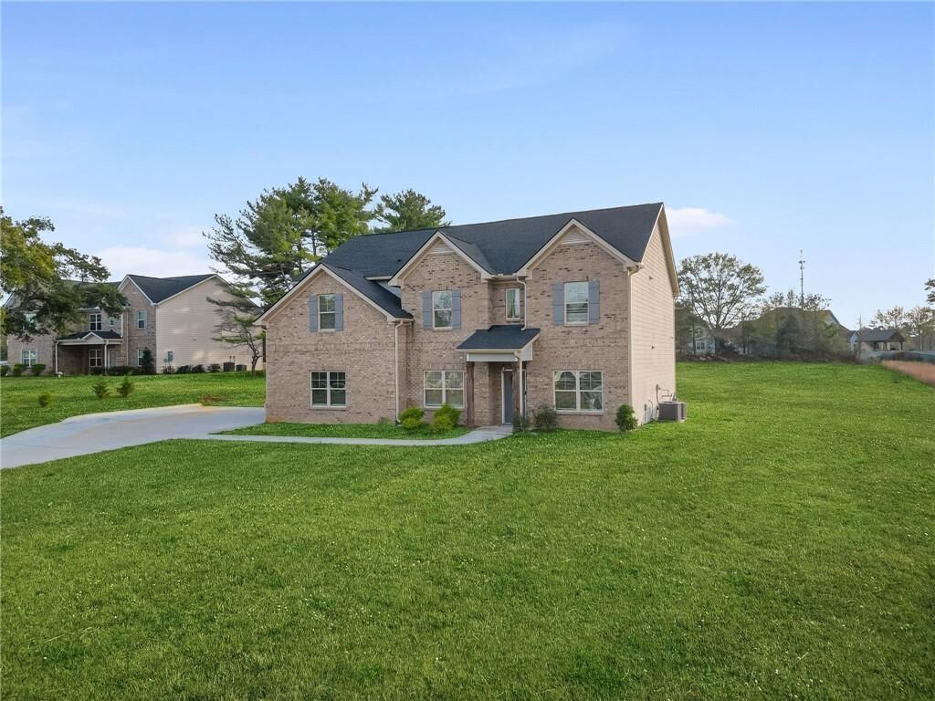 Property Photo:  689 S Jeff Davis Drive  GA 30215 