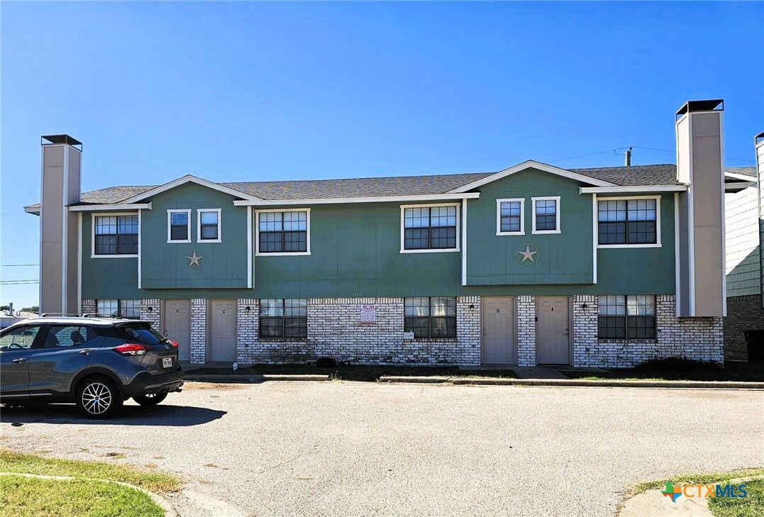 Property Photo:  1109 Eastside Drive  TX 76543 