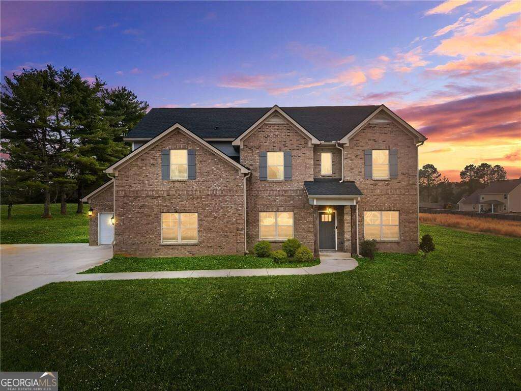 Property Photo: 689 S Jeff Davis Drive GA 30215