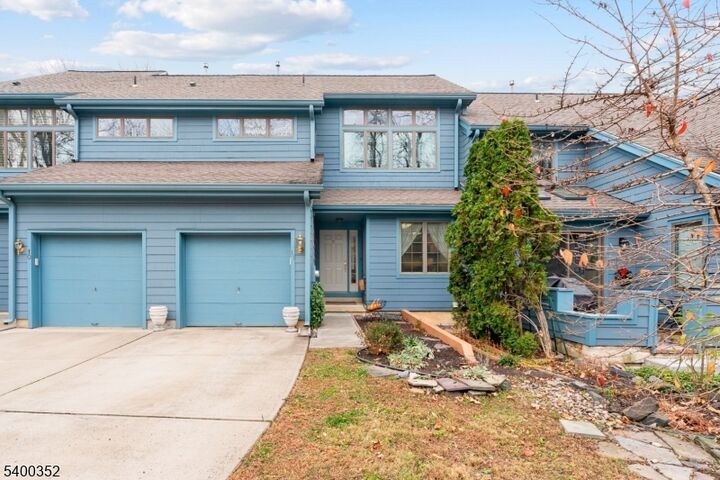 Property Photo:  11 Sturbridge Ct  NJ 08530 