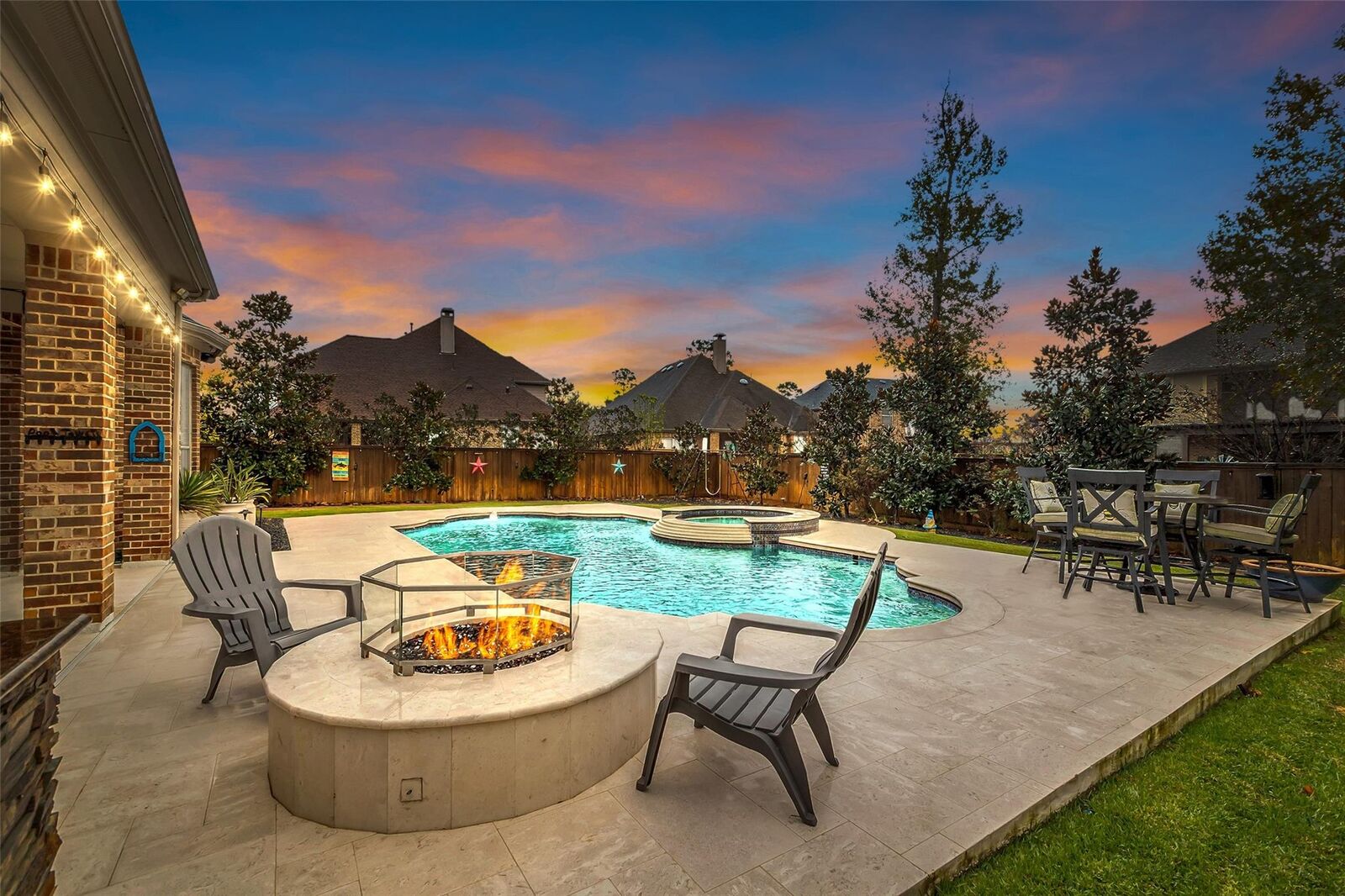 Property Photo: 174 N Almondell Way TX 77354