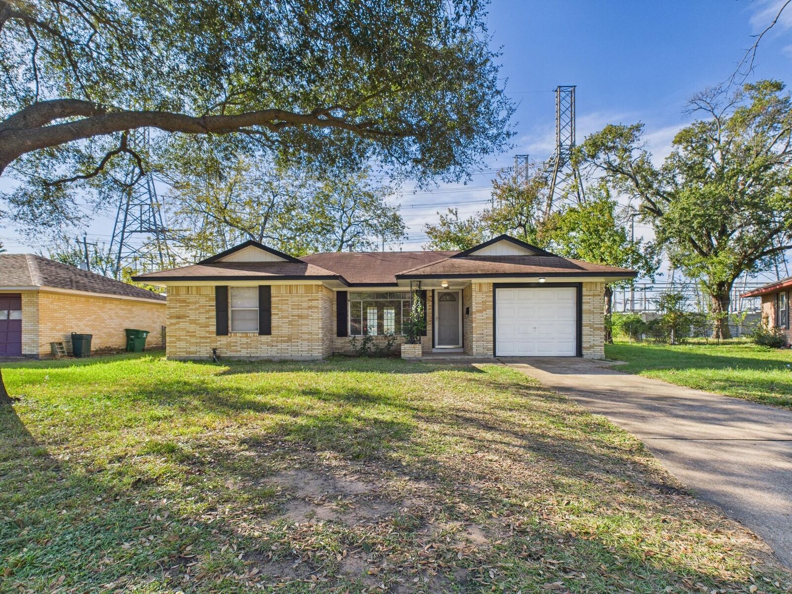 Property Photo:  3035 Guese Road  TX 77018 