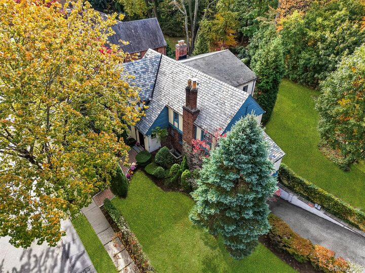 Property Photo: 94 Parkway E NY 10552