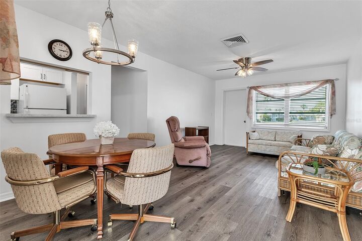 Property Photo: 2305 Bayshore Gardens Parkway FL 34207