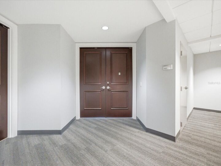 Property Photo: 1209 E Cumberland Avenue 1906 FL 33602