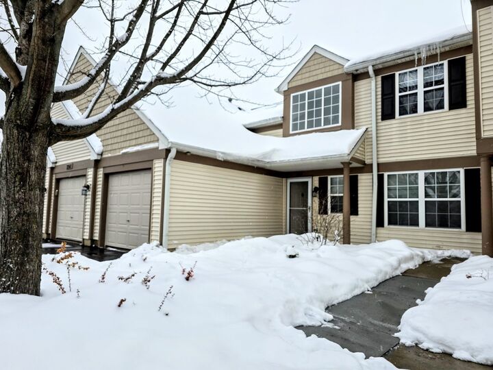 2511 Sheehan Drive 203  Naperville IL 60564 photo