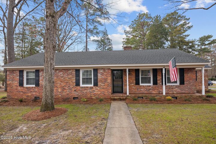 Property Photo:  108 Ridgewood Circle  NC 27889 