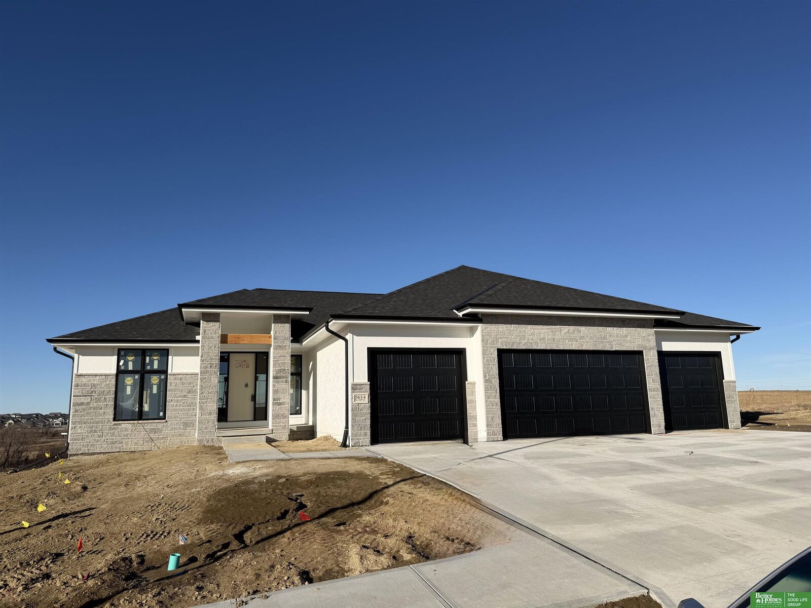 Property Photo:  5614 N 199th Street  NE 68022 