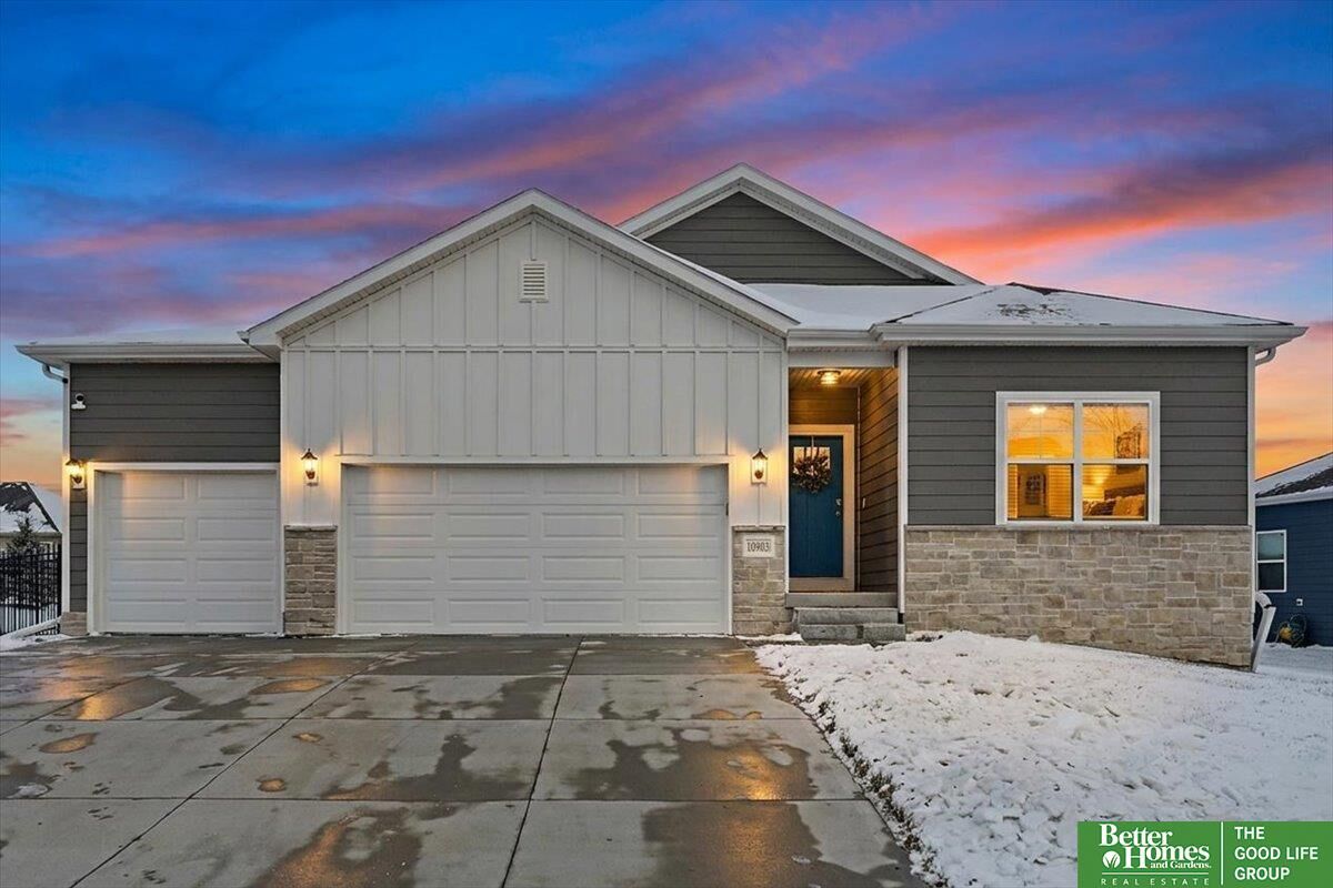 Property Photo: 10903 S 176 Street NE 68136-9999