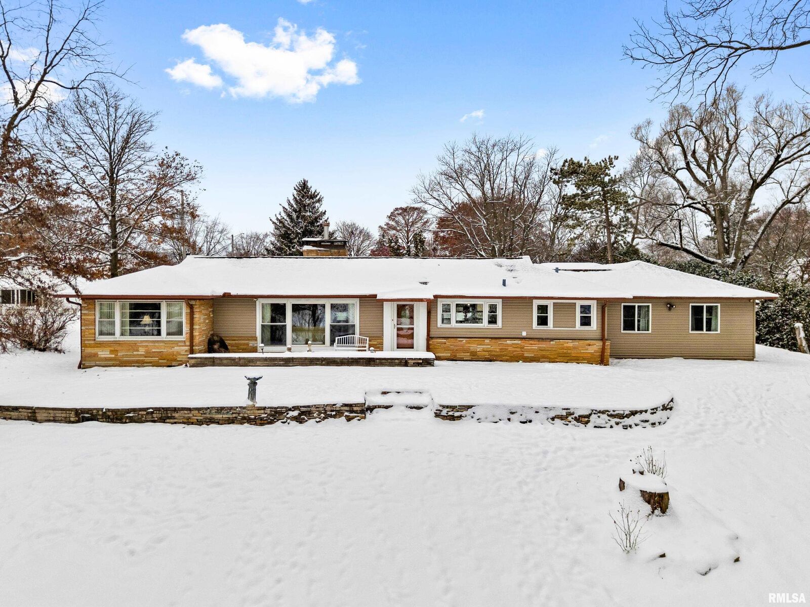 Property Photo: 3227 Knoxville Avenue IL 61604