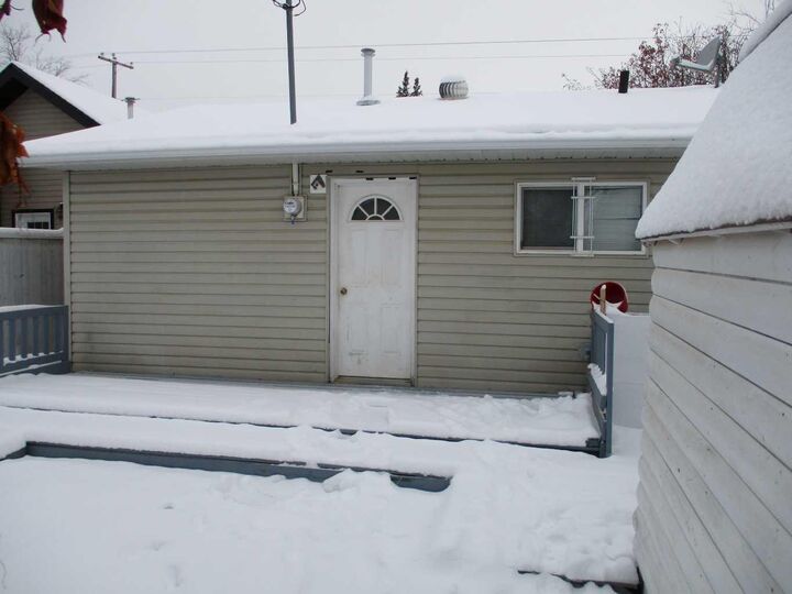 Property Photo:  507 2nd Street NE  AB T0H 2M0 