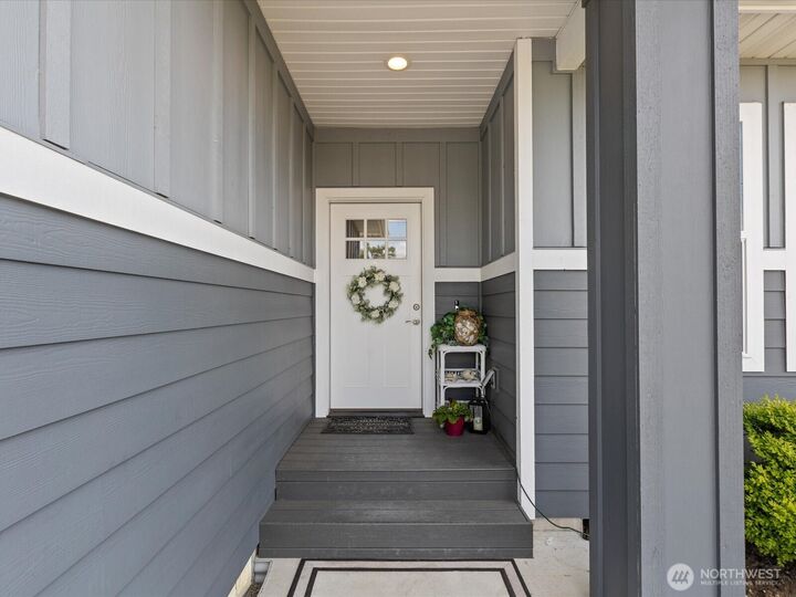 Property Photo:  880 S Pine Street  WA 98233 