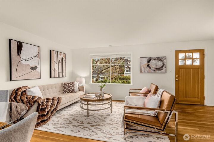 Property Photo:  5143  46th Avenue NE  WA 98105 