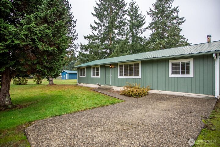 Property Photo: 19139 Rosemary St SW WA 98579