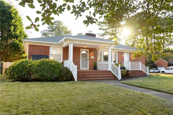 Property Photo:  201 E Bayview Blvd  VA 23503 