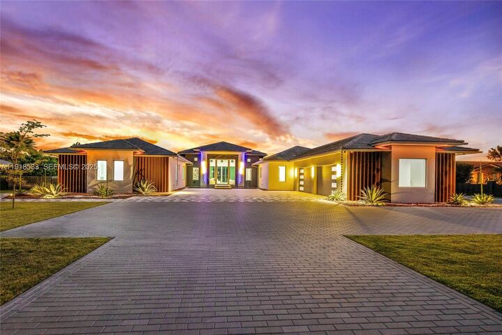 Property Photo:  9790 SW 62nd St  FL 33173 