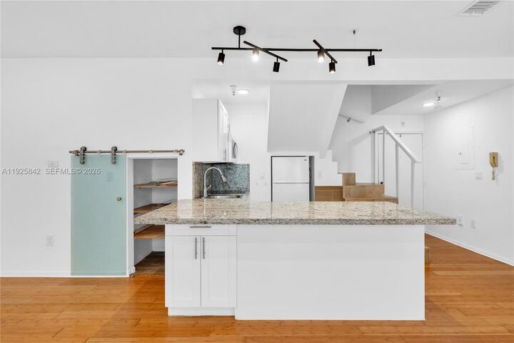 Property Photo:  1350 Pennsylvania Ave 207  FL 33139 