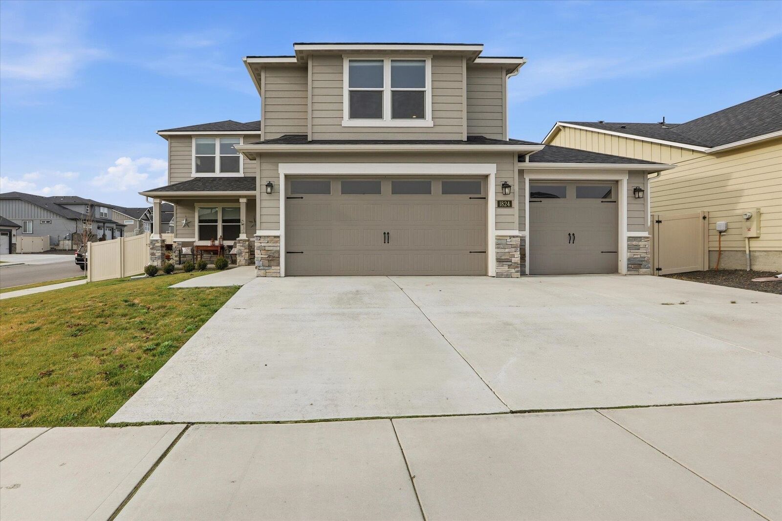 Property Photo:  1824 S Donwood St  WA 99016 