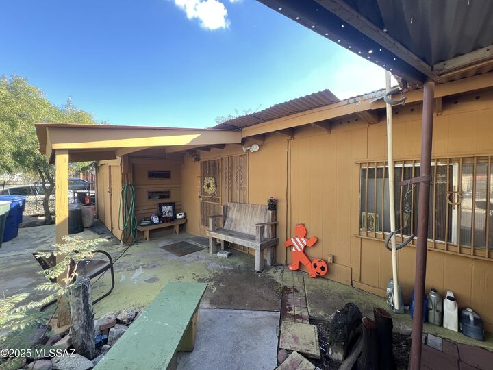 Property Photo:  825 W Oahu Lane  AZ 85756 