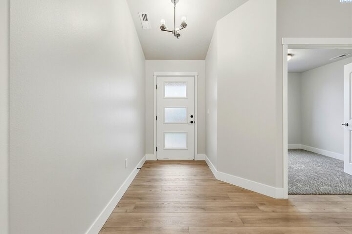 Property Photo:  6520 W 29th Ct  WA 99338 